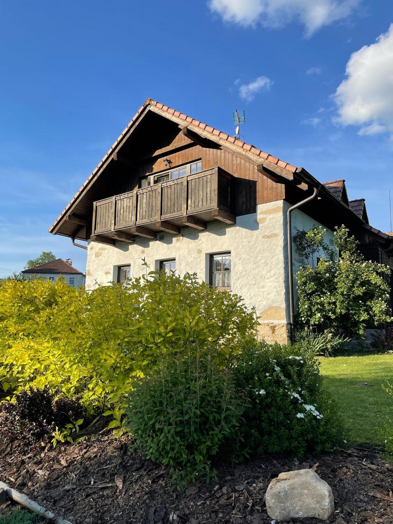 Chalupa Na peci Želnava Exterior foto